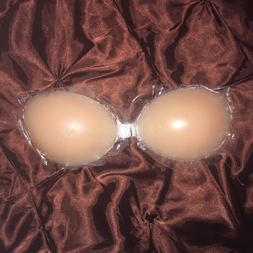 Silicone invisible strapless backless adhesive bra